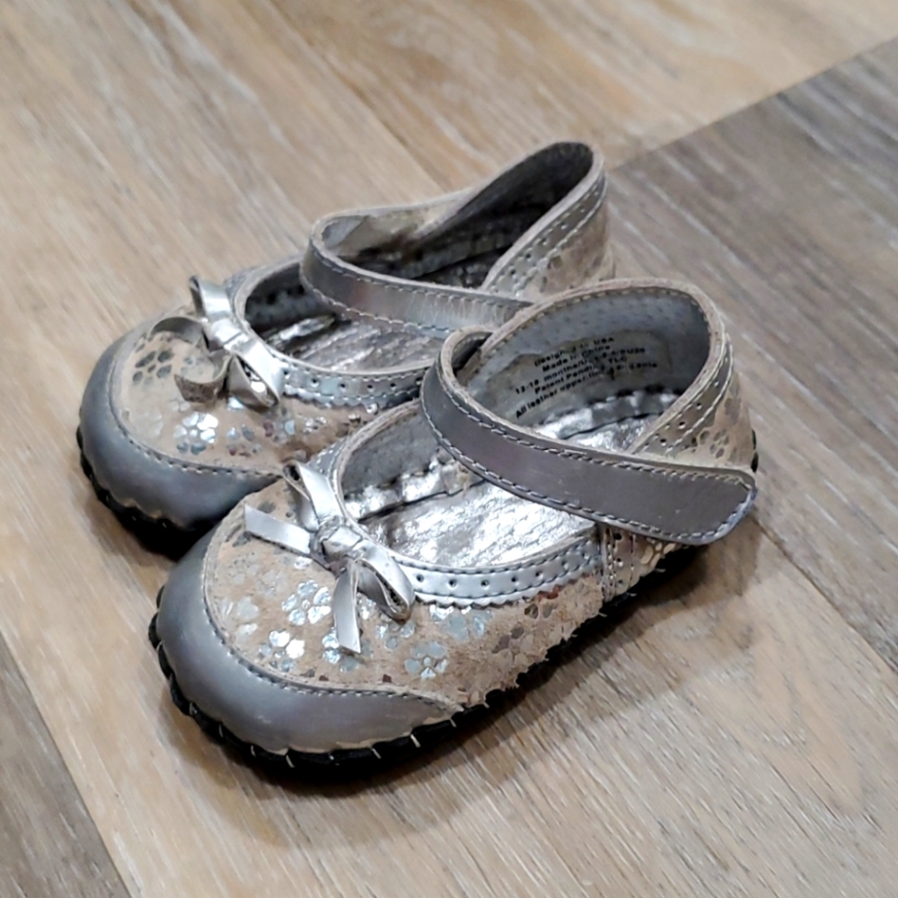 Pediped 12 - 18 mo. Walking shoes. Silver